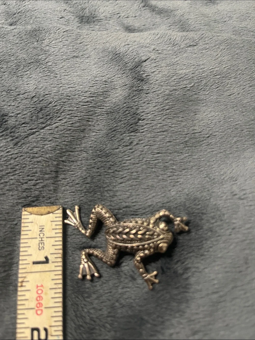 N/A vintage frog